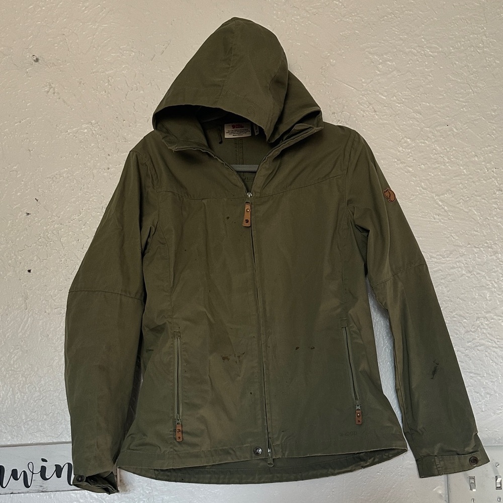 Fjallraven Women's Utility Jacket in Olive